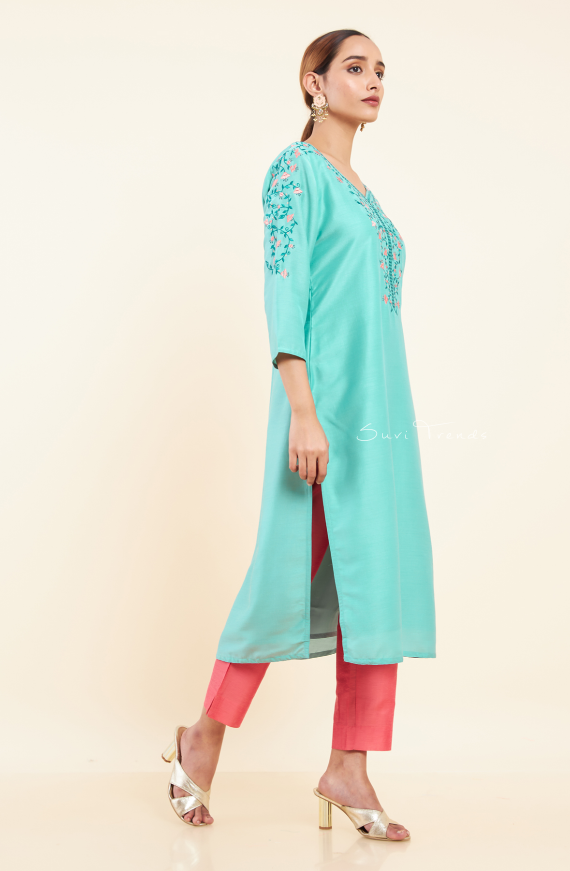 Elegant Floral Embroidered Kurta - Blue