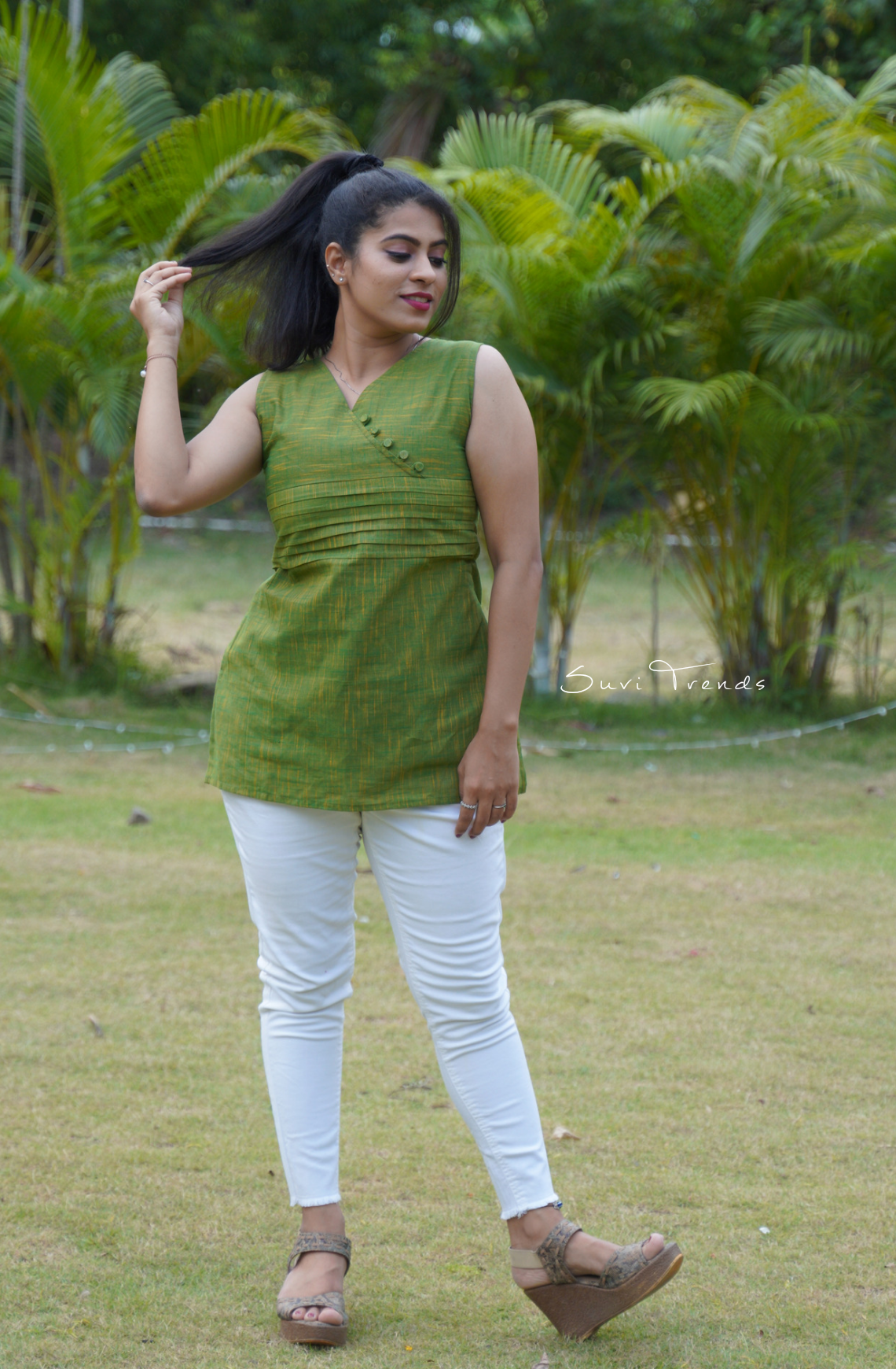 Solid Pintuck Sleeveless Top - Green