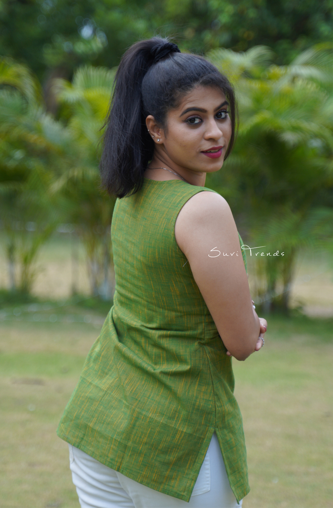 Solid Pintuck Sleeveless Top - Green