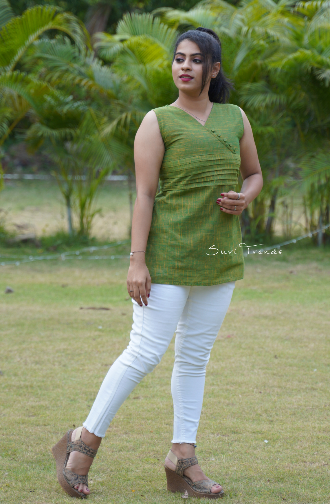 Solid Pintuck Sleeveless Top - Green