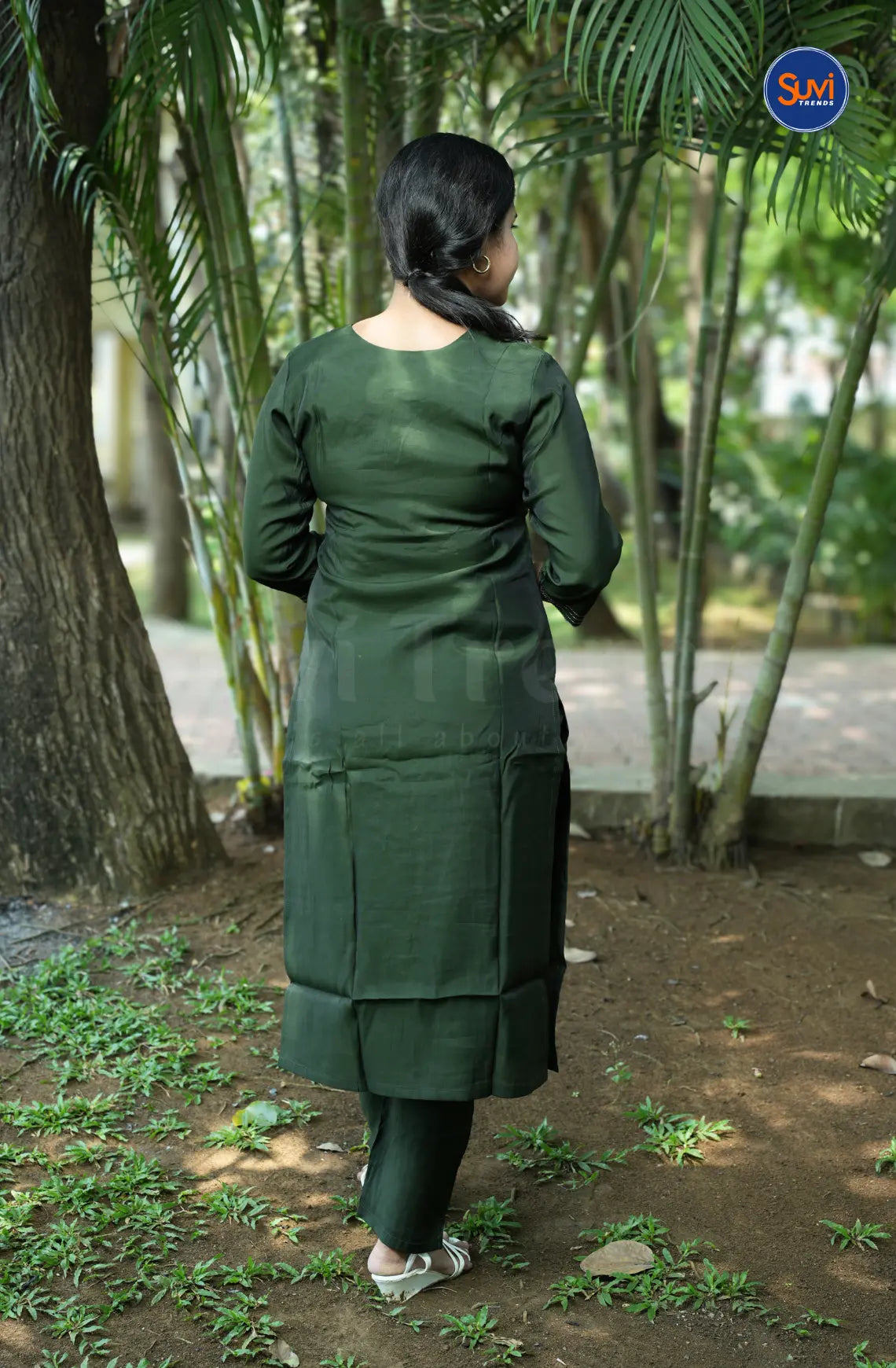 Sequins Embroidery Suit Set with Organza Dupatta - Bottle Green