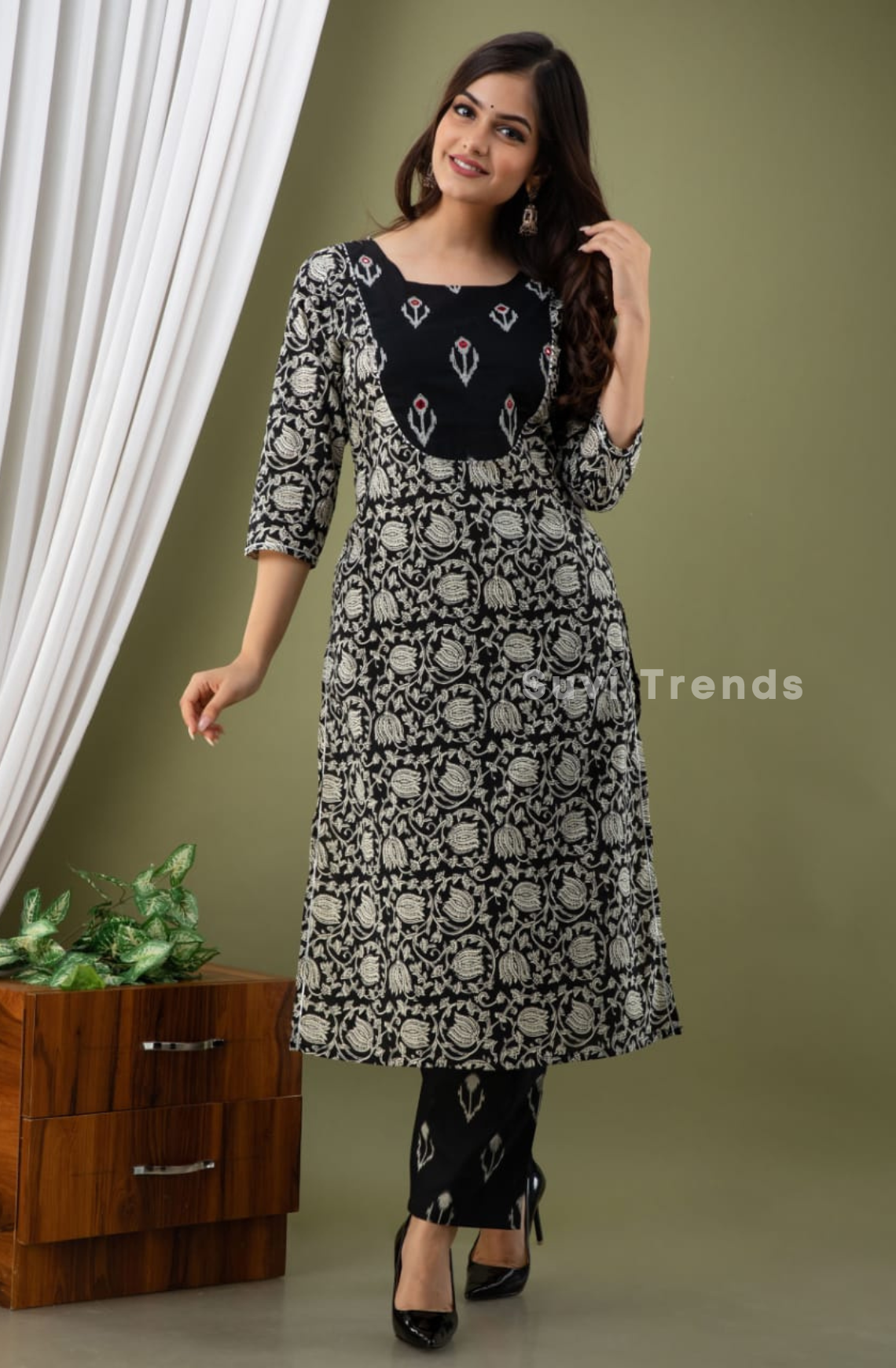 Printed Suit Set with Ikat Yoke - Black