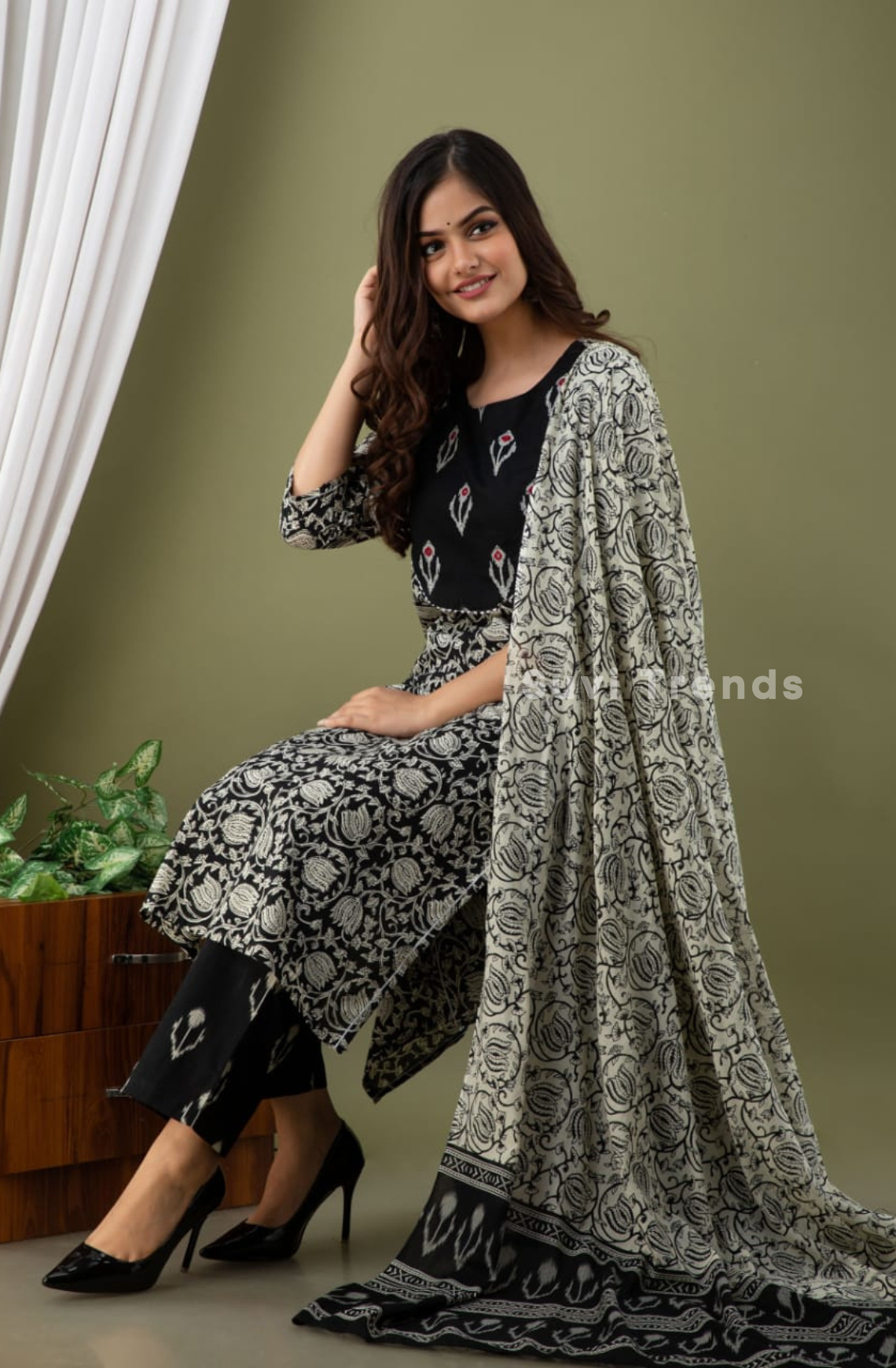 Printed Suit Set with Ikat Yoke - Black