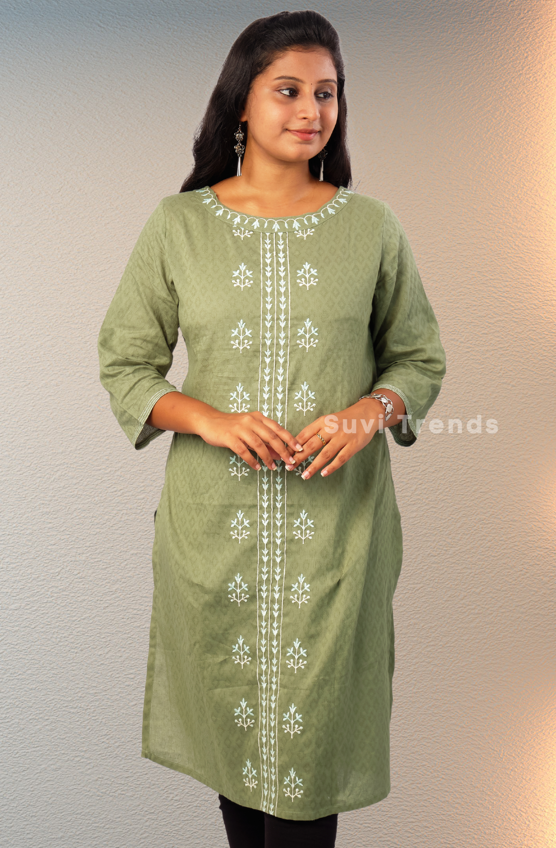 Green Embroidered Straight Cut Kurta