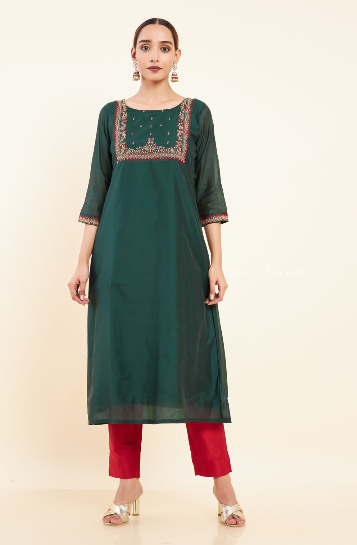 Floral & Checked Embroidered Motif Kurta Set - Green & Red