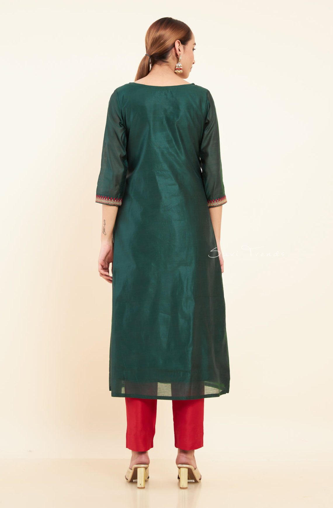 Floral & Checked Embroidered Motif Kurta Set - Green & Red