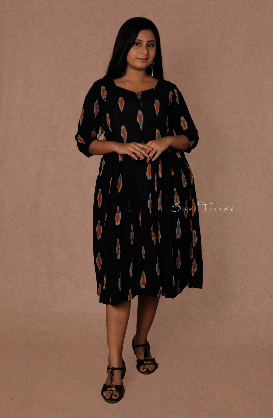 Trendy Abstract Printed Dress - Black