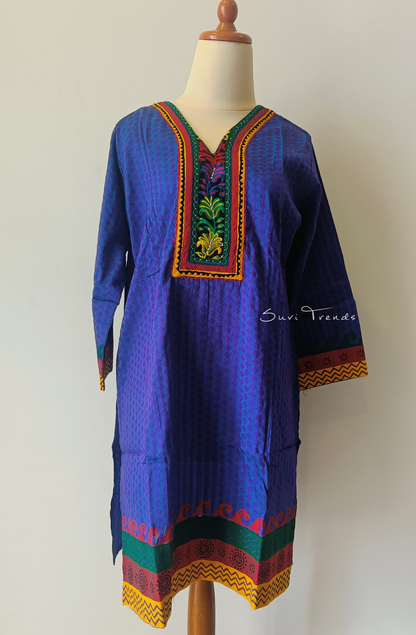 Floral Thread Embroidered Straight Kurta - Violet