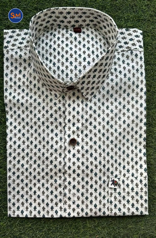 This men's printed cotton shirt in pure white is a versatile addition to your wardrobe. The half sleeves and curved hem provide a comfortable fit, making it suitable for office wear. Available in Malaysia, it can be easily purchased online for hassle-free shopping.