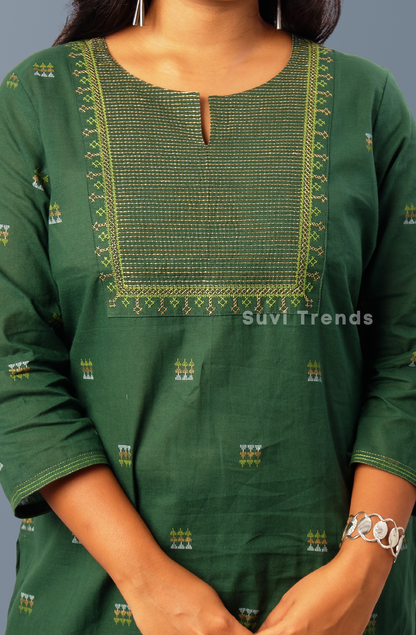 Green Straight Kurta with Geometric Print