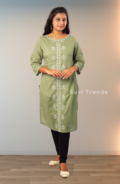 Green Embroidered Straight Cut Kurta
