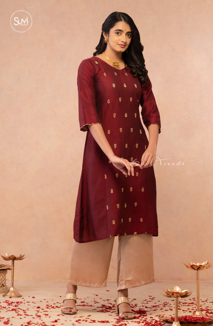 Contrast Geometric Motif Embroidered Kurta - Maroon