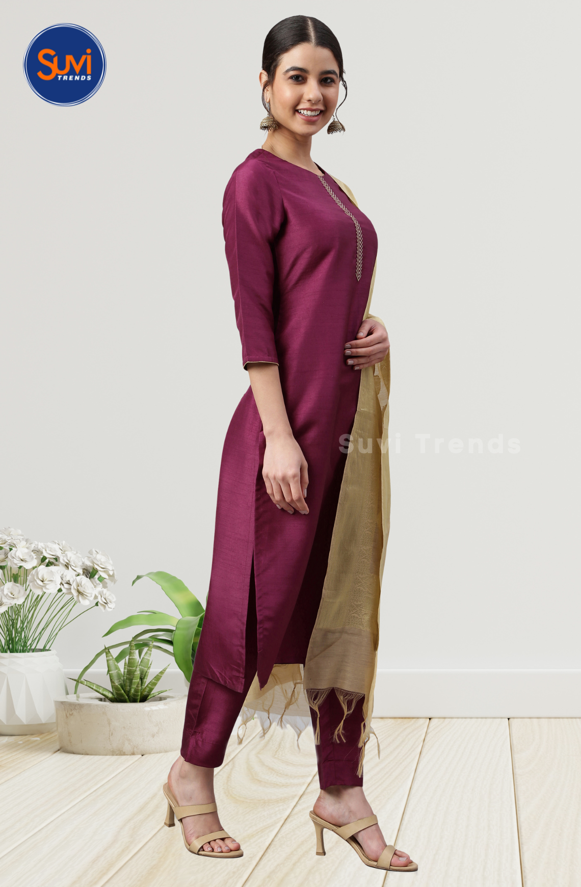 Maroon embroidered chanderi silk kurta with pants - Set of 2